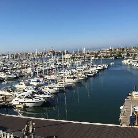 Face Au Port Appartement