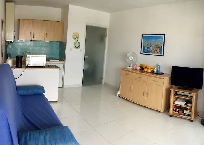 Face Au Port Apartment